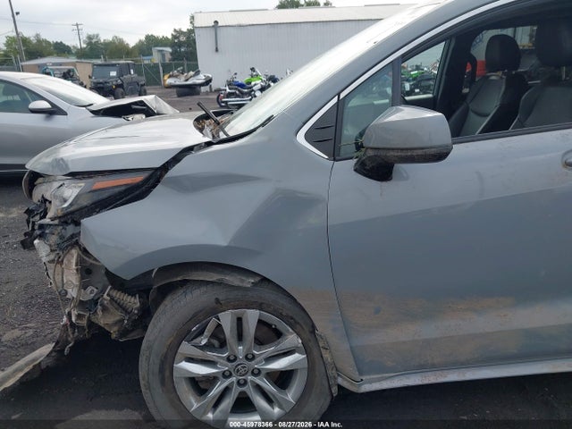 Aukcja sprzedaży 2022 Toyota Sienna Xle Woodland Edition, vin: 5TDASKFC2NS057221, numer aukcji: 45978366
