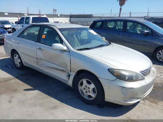 45978422 :رقم المزاد ، 4T1BF30K22U508004 vin ، 2002 Toyota Camry Le V6 مزاد بيع