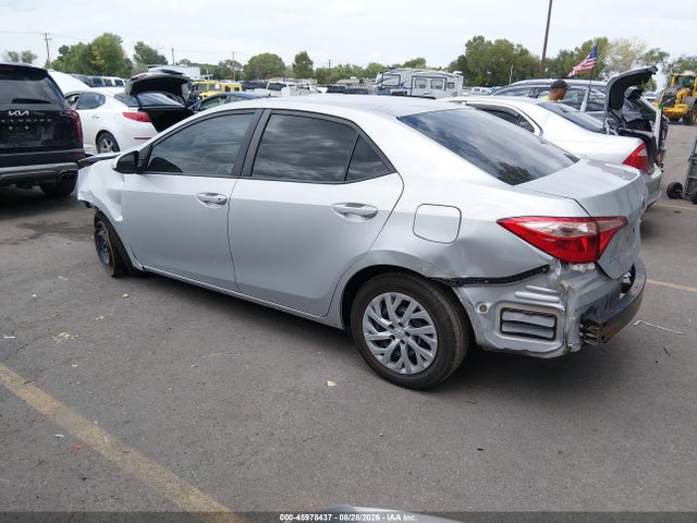 Toyota COROLLA LE 2017 5YFBURHE9HP723008 Image 3