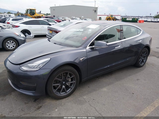 Tesla Model 3 Long Range/mid Range 2018 5YJ3E1EA2JF158493 Image 2