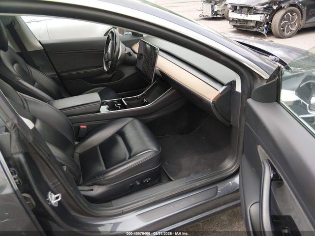 Tesla Model 3 Long Range/mid Range 2018 5YJ3E1EA2JF158493 Image 5