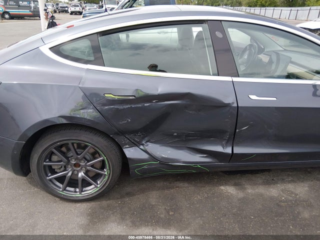 Tesla Model 3 Long Range/mid Range 2018 5YJ3E1EA2JF158493 Image 6