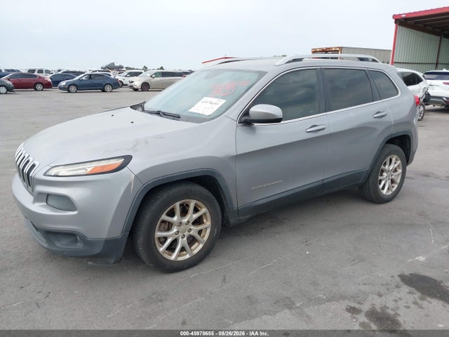 Jeep Cherokee Latitude 2014 1C4PJLCS0EW103224 Image 2