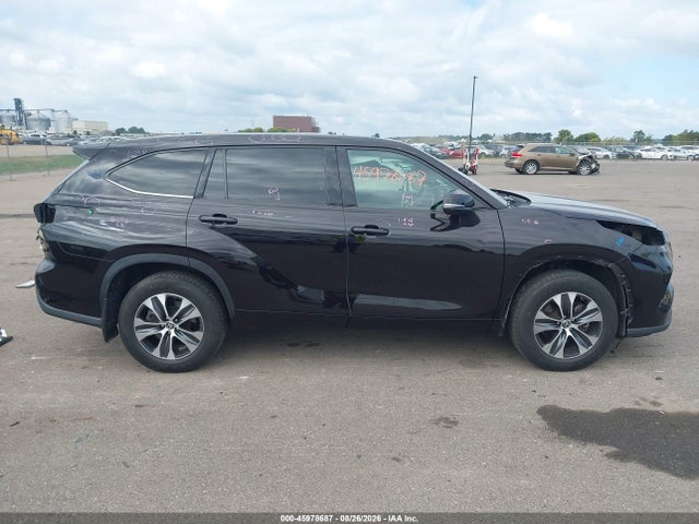 Toyota Highlander Xle 2021 5TDHZRBH9MS150062 Image 14