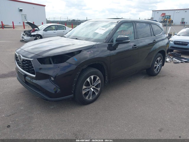 Toyota Highlander Xle 2021 5TDHZRBH9MS150062 Image 2