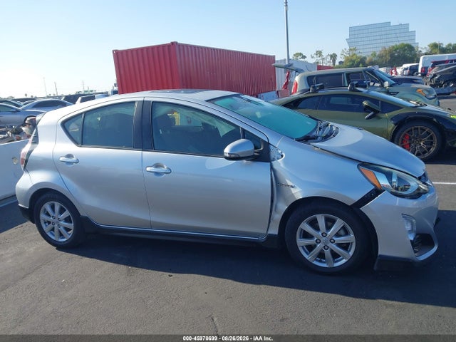 Продаж на аукціоні авто 2017 Toyota Prius C Three, vin: JTDKDTB34H1593390, номер лоту: 45978699