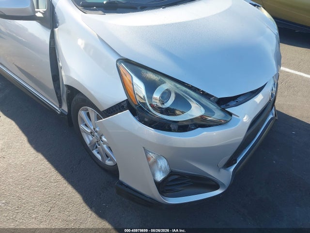 Продаж на аукціоні авто 2017 Toyota Prius C Three, vin: JTDKDTB34H1593390, номер лоту: 45978699