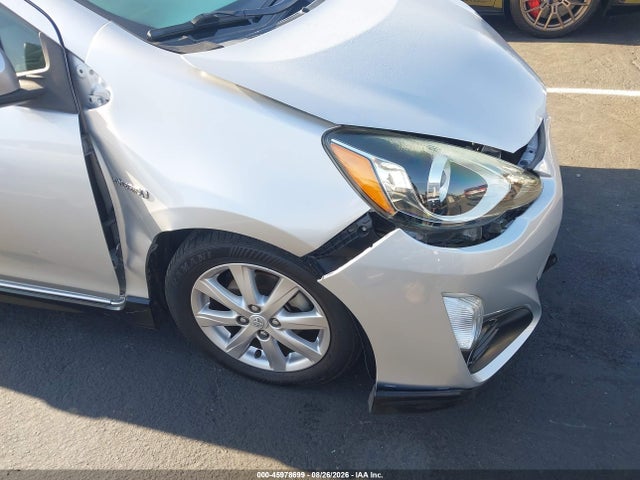 Продаж на аукціоні авто 2017 Toyota Prius C Three, vin: JTDKDTB34H1593390, номер лоту: 45978699