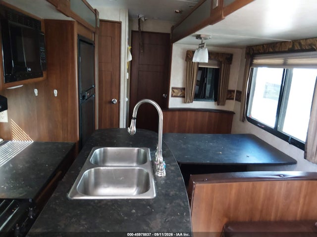 45978837 :رقم المزاد ، 4YDT26R24FD422091 vin ، 2015 Keystone Rv Other مزاد بيع