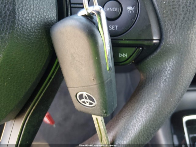 45978847 :رقم المزاد ، JTDEPMAE9NJ203392 vin ، 2022 Toyota Corolla Le مزاد بيع