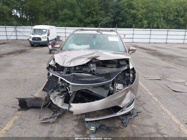 Aukcja sprzedaży 2018 Chrysler Pacifica Touring L Plus, vin: 2C4RC1EGXJR321738, numer aukcji: 45978870