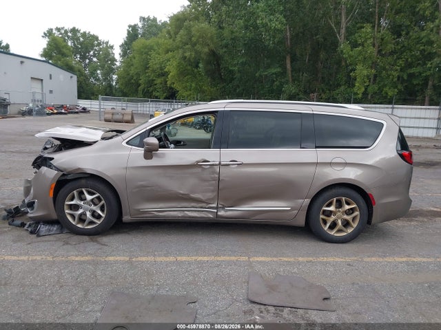 Aukcja sprzedaży 2018 Chrysler Pacifica Touring L Plus, vin: 2C4RC1EGXJR321738, numer aukcji: 45978870