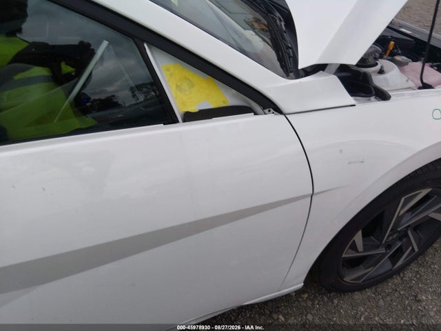 2025 Hyundai Elantra Hybrid Limited მანქანა იყიდება აუქციონზე, vin: KMHLN4DJ5SU156034, აუქციონის ნომერი: 45978930