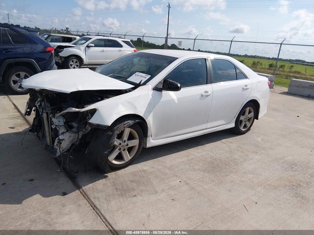 4T1BF1FK5EU324675 Toyota CAMRY SE