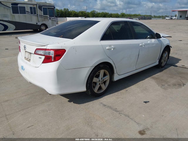 4T1BF1FK5EU324675 Toyota CAMRY SE