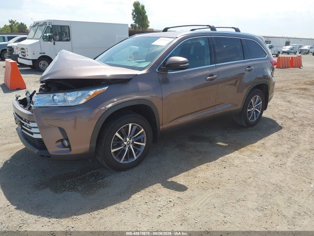 Toyota Highlander Xle 2019 5TDKZRFH4KS328408 Image 2