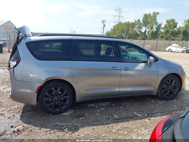2019 Chrysler Pacifica Touring Plus მანქანა იყიდება აუქციონზე, vin: 2C4RC1FG2KR532416, აუქციონის ნომერი: 45978998