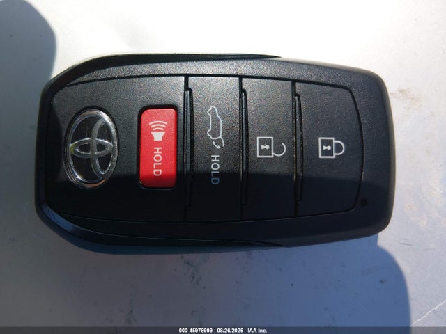 45978999 :رقم المزاد ، 7MUDAAAG4PV070971 vin ، 2023 Toyota Corolla Cross Xle مزاد بيع