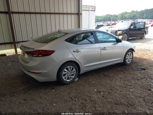 Продажа на аукционе авто 2017 Hyundai Elantra Se, vin: 5NPD74LF0HH100165, номер лота: 45979132