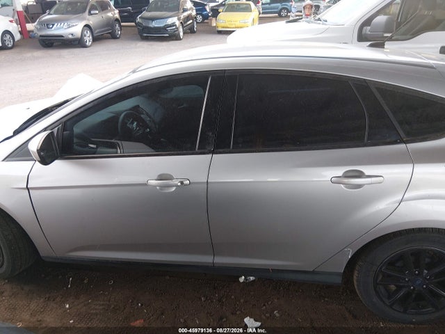 Ford FOCUS SE 2018 1FADP3K27JL326686 Image 14