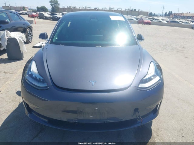 Tesla Model 3 Long Range/mid Range 2018 5YJ3E1EA5JF012086 Image 12