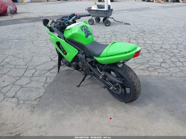 2008 Kawasaki Ex650 A მანქანა იყიდება აუქციონზე, vin: JKAEXEA128A040229, აუქციონის ნომერი: 45979166