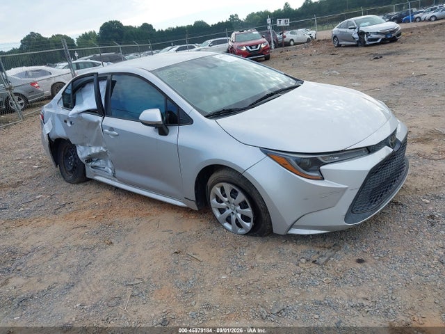 45979184 :رقم المزاد ، 5YFEPMAE8MP259978 vin ، 2021 Toyota Corolla Le مزاد بيع