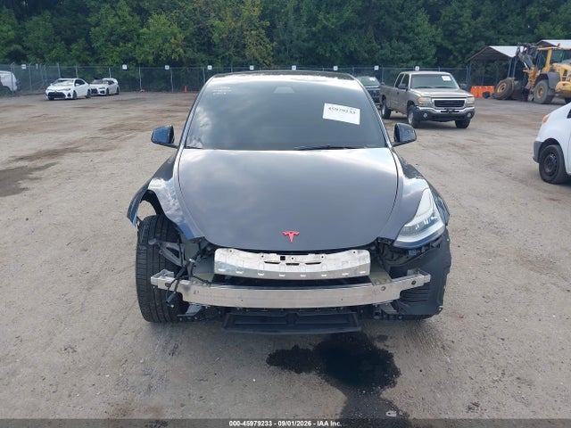 7SAYGDEE1NF377894 Tesla Model Y Long Range Dual Motor All-wheel Drive