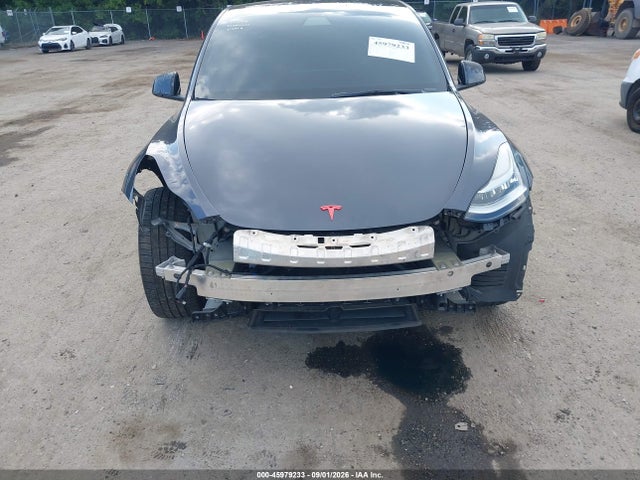7SAYGDEE1NF377894 Tesla Model Y Long Range Dual Motor All-wheel Drive