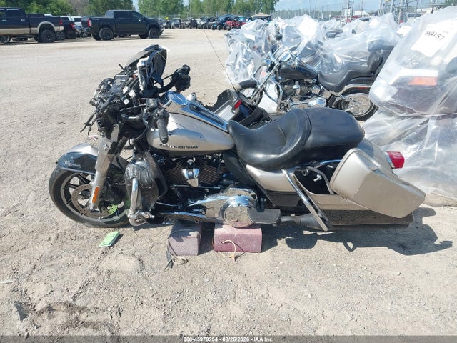 Harley-Davidson Flhtk Ultra Limited 2018 1HD1KED11JB671695 Image 13