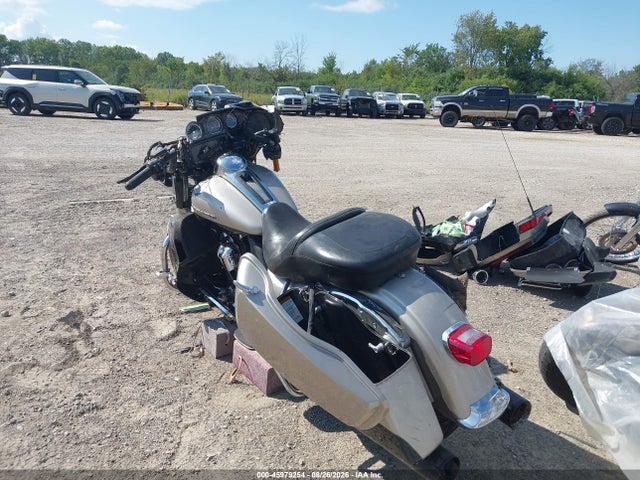 Harley-Davidson Flhtk Ultra Limited 2018 1HD1KED11JB671695 Image 3