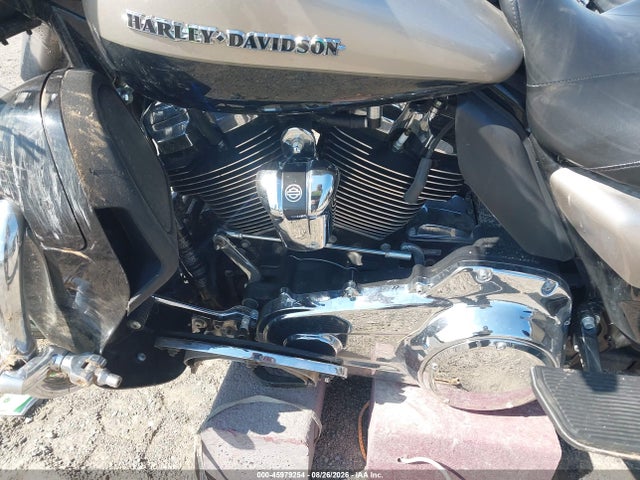 Harley-Davidson Flhtk Ultra Limited 2018 1HD1KED11JB671695 Image 9