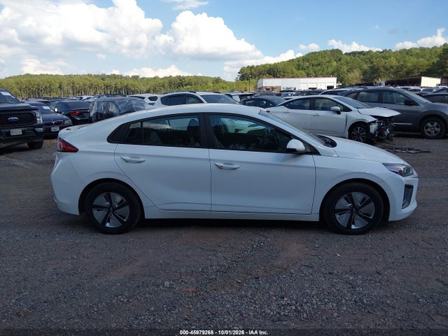 Продаж на аукціоні авто 2021 Hyundai Ioniq Hybrid Blue, vin: KMHC65LCXMU247857, номер лоту: 45979268