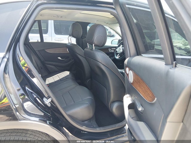45979267 :رقم المزاد ، W1N0G8DBXLF828038 vin ، 2020 Mercedes-benz Glc 300 مزاد بيع