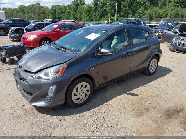 Toyota Prius C One 2016 JTDKDTB32G1590633 Image 2