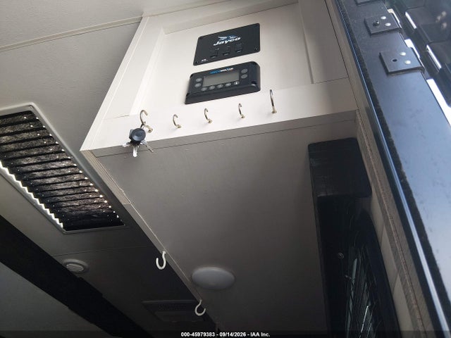 45979383 :رقم المزاد ، 1UJBJ0BR7N14K0308 vin ، 2022 Jayco White Hawk مزاد بيع