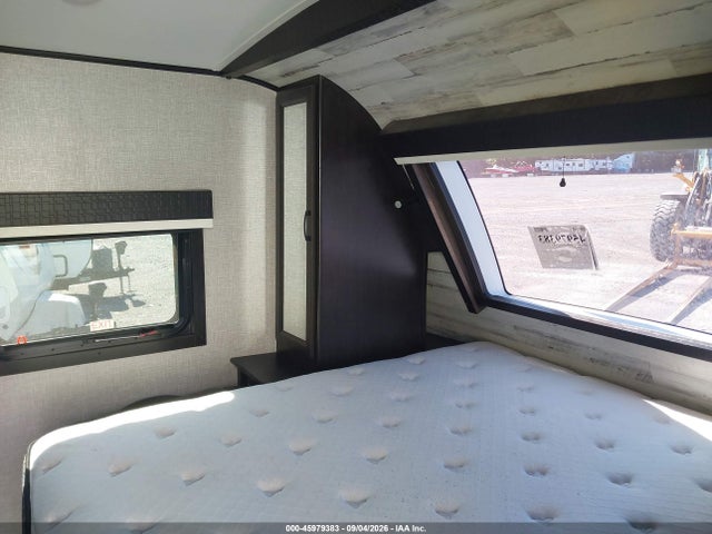 45979383 :رقم المزاد ، 1UJBJ0BR7N14K0308 vin ، 2022 Jayco White Hawk مزاد بيع