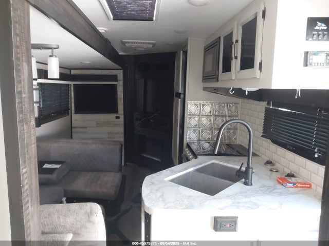 45979383 :رقم المزاد ، 1UJBJ0BR7N14K0308 vin ، 2022 Jayco White Hawk مزاد بيع