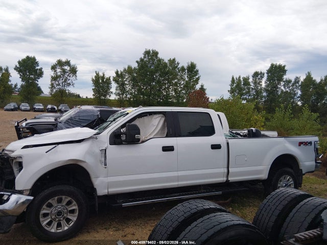 1FT8W3BN5MED01335 Ford F-350 Xlt