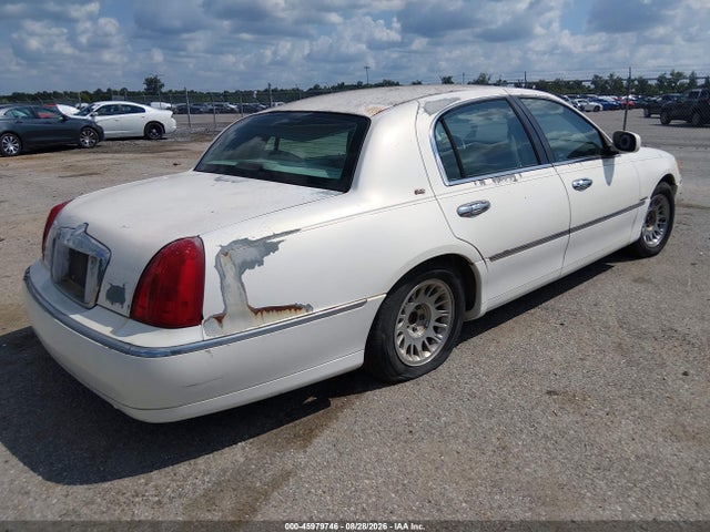 Aukcja sprzedaży 1998 Lincoln Town Car Cartier, vin: 1LNFM83W1WY695446, numer aukcji: 45979746