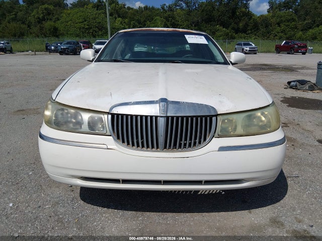 Aukcja sprzedaży 1998 Lincoln Town Car Cartier, vin: 1LNFM83W1WY695446, numer aukcji: 45979746