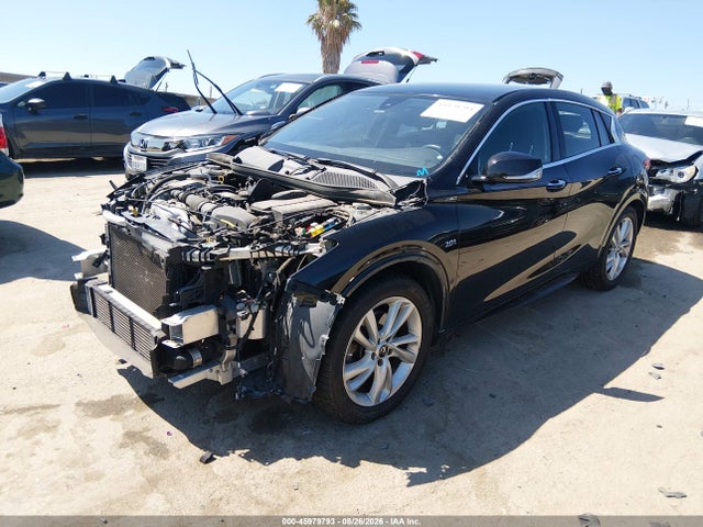 Infiniti QX30 2017 SJKCH5CP8HA033570 Image 2