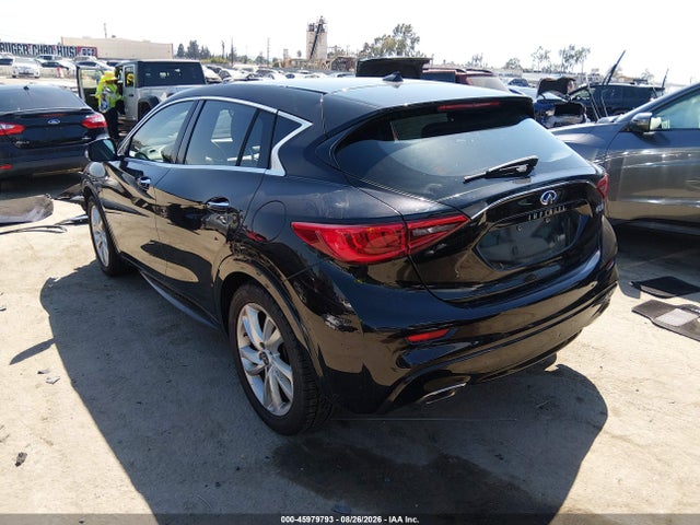Infiniti QX30 2017 SJKCH5CP8HA033570 Image 3