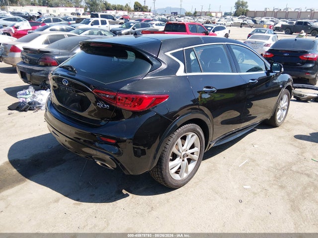 Infiniti QX30 2017 SJKCH5CP8HA033570 Image 4
