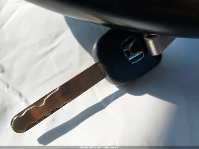 45979897 :رقم المزاد ، 2HGES15595H605021 vin ، 2005 Honda Civic Lx مزاد بيع