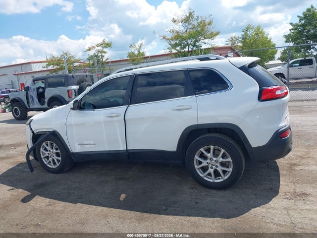 2016 Jeep Cherokee Latitude მანქანა იყიდება აუქციონზე, vin: 1C4PJMCSXGW185438, აუქციონის ნომერი: 45979917