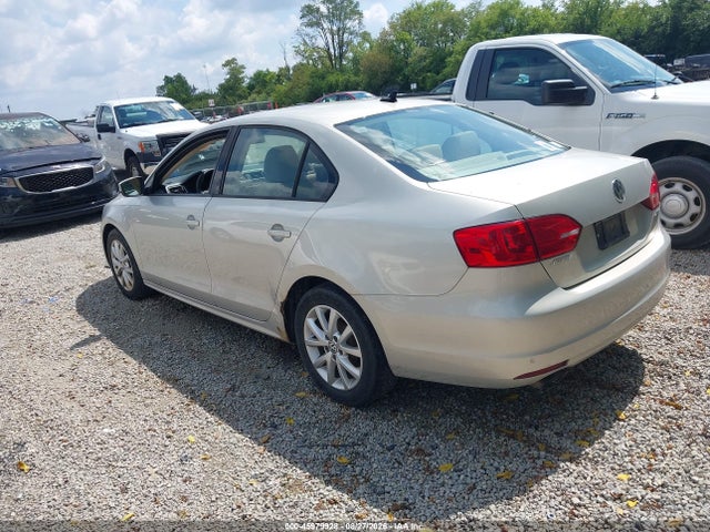 2011 Volkswagen Jetta 2.5l Se მანქანა იყიდება აუქციონზე, vin: 3VWBX7AJ5BM013750, აუქციონის ნომერი: 45979928