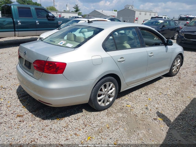 2011 Volkswagen Jetta 2.5l Se მანქანა იყიდება აუქციონზე, vin: 3VWBX7AJ5BM013750, აუქციონის ნომერი: 45979928