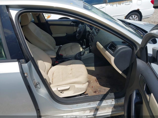 2011 Volkswagen Jetta 2.5l Se მანქანა იყიდება აუქციონზე, vin: 3VWBX7AJ5BM013750, აუქციონის ნომერი: 45979928