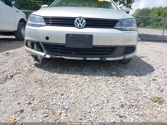 2011 Volkswagen Jetta 2.5l Se მანქანა იყიდება აუქციონზე, vin: 3VWBX7AJ5BM013750, აუქციონის ნომერი: 45979928